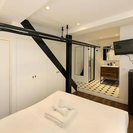 Apartment Proche Des Celebres Puces De 4p *